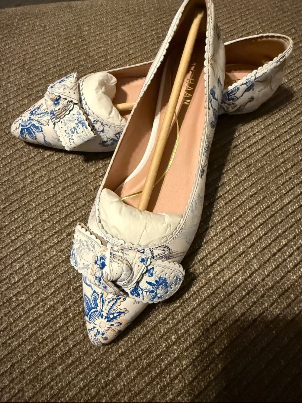 Cole Haan White and Blue Floral Pointed Toe Flats with Bow - Picture 3 of 3